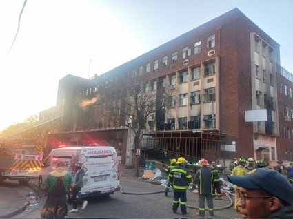 Deja incenido en Johannesburgo al menos 52 muertos