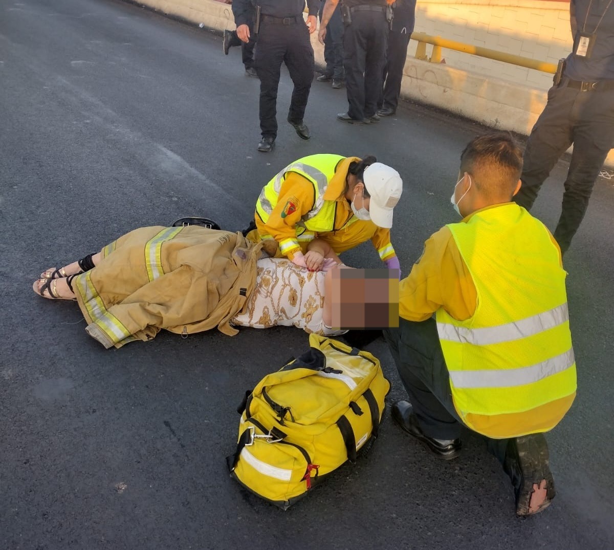 EVITA POLICÍA NAVOJOENSE SUICIDIO DE MUJER