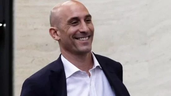 Deja Rubiales la presidencia de la Federación Española de Futbol, tras escándalo Deja Rubiales la presidencia de la Federación Española de Futbol, tras escándalo