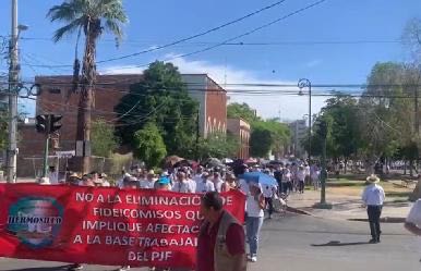 SALEN DE NUEVO A LA CALLE EMPLEADOS DEL PJF EN SONORA