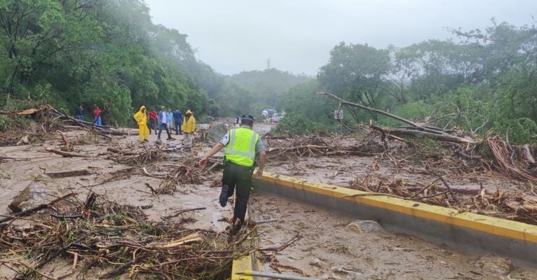 Se “burla” Huracán Otis de meteorólogos y científicos