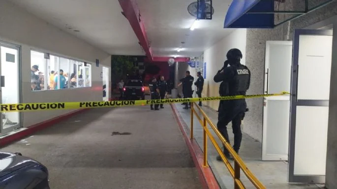 Asesinan a doctor en fuego cruzado en un hospital