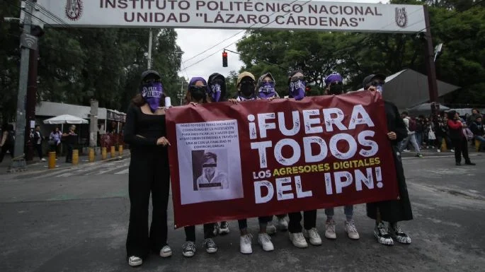 PROTESTAN ALUMNAS DEL IPN VÍCTIMAS DE “SEXTING”