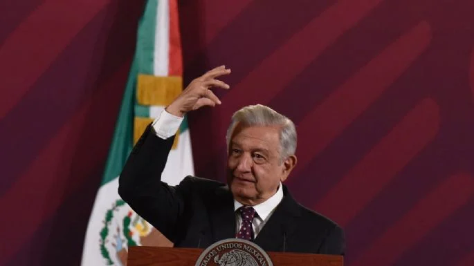 ABRE AMLO NUEVO FRENTE: LA FIL DE GUADALAJARA “ES UNA ESPECIE DE CÓNCLAVE DE LA DERECHA”