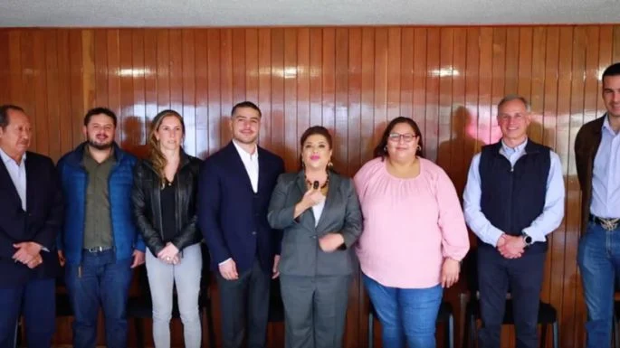 Invitan de “asesores” a exaspirantes por gubernatura CDMX