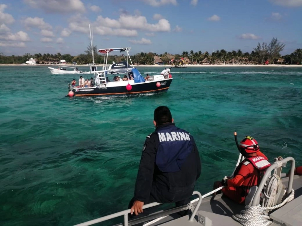 Se hunde embarcación turística en Cozumel; dos desaparecidos