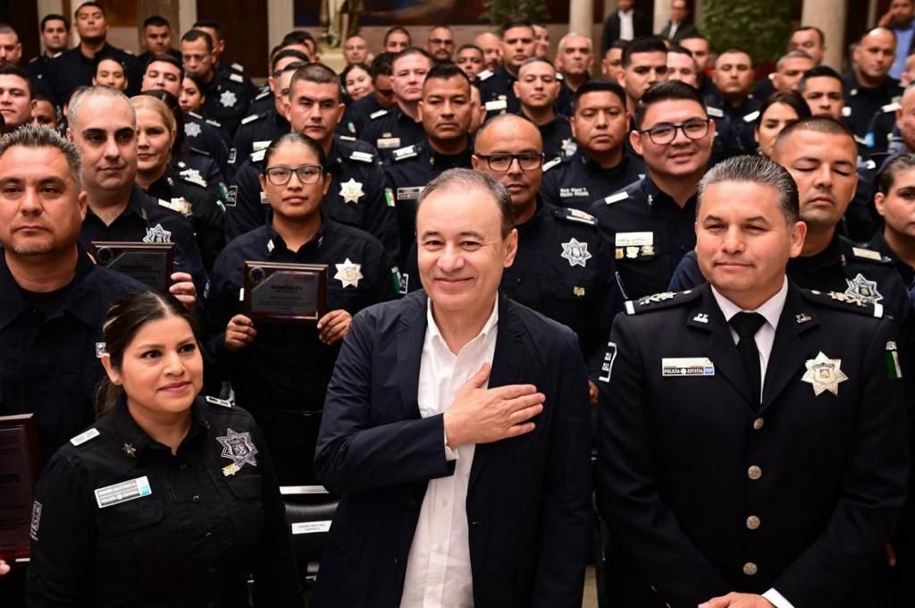 Reconoce Gobernador Durazo méritos de policías