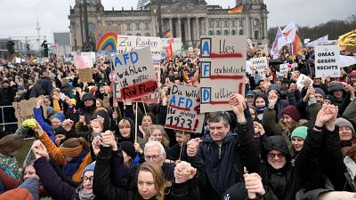 Protestan contra la extrema derecha en Berlín