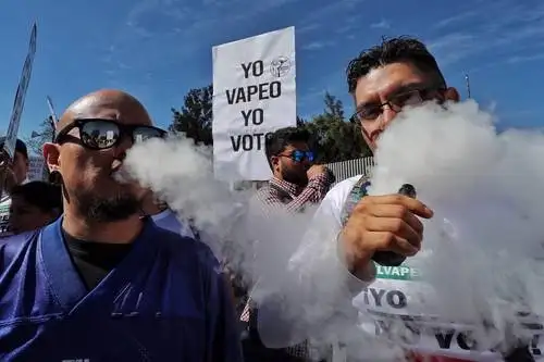 BUSCA GOBIERNO FEDERAL PROHIBIR DEFINITIVAMENTE USO DE VAPEADORES