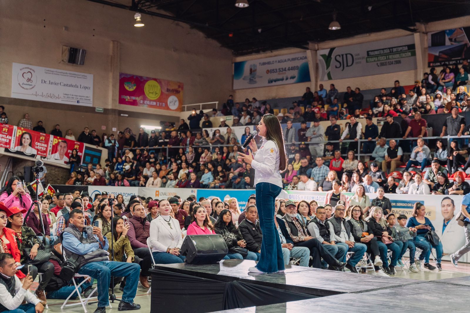 Se afianza Beltrones como bandera de campaña de Célida López