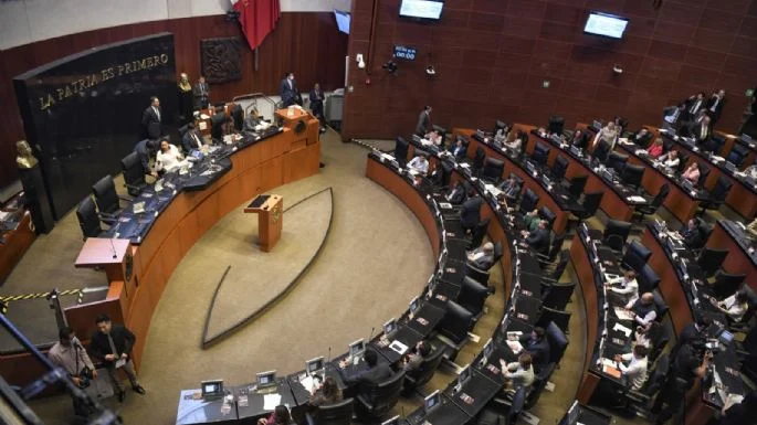 ABANDONAN SENADORES PERREDISTAS A SU BANCADA; SE VAN CON MORENA