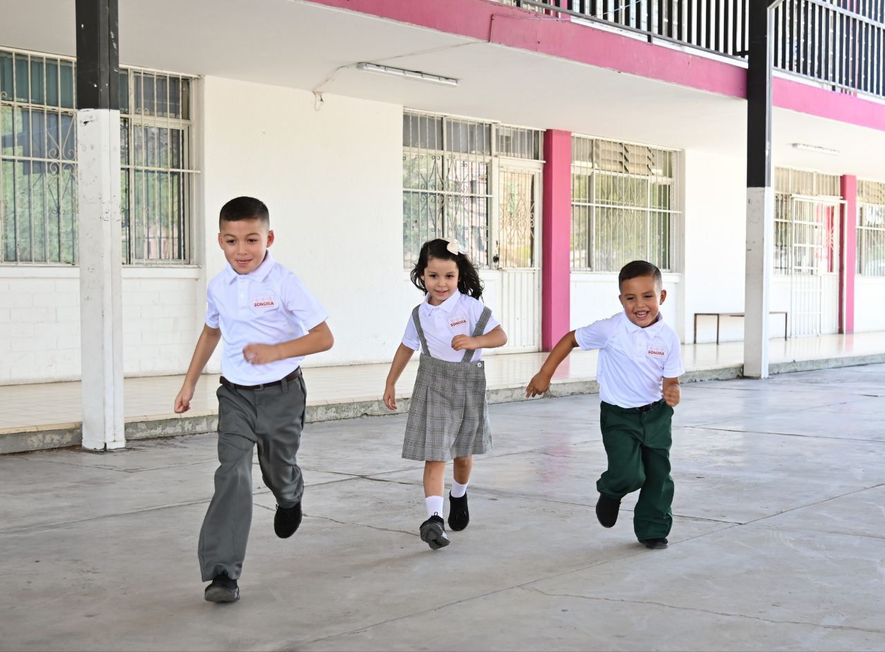 REGRESAN A LAS AULAS CERCA DE MEDIO MILLÓN DE ESTUDIANTES SONORENSES