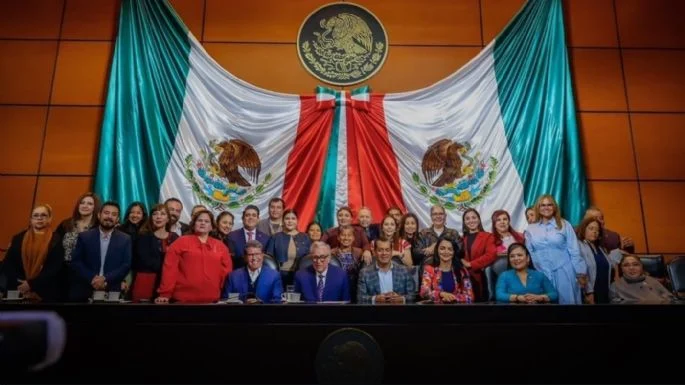 ARROPAN DIPUTADOS FEDERALES A ROCHA MOYA AL GRITO DE “NO ESTÁS SOLO”