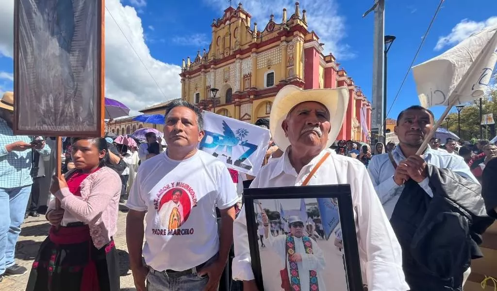 Marchan para exigir justicia en asesinato del Padre Marcelo