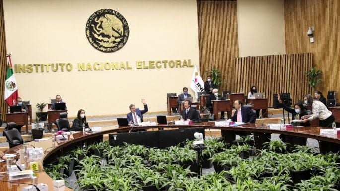 Multa Juez económicamente a consejeros electorales