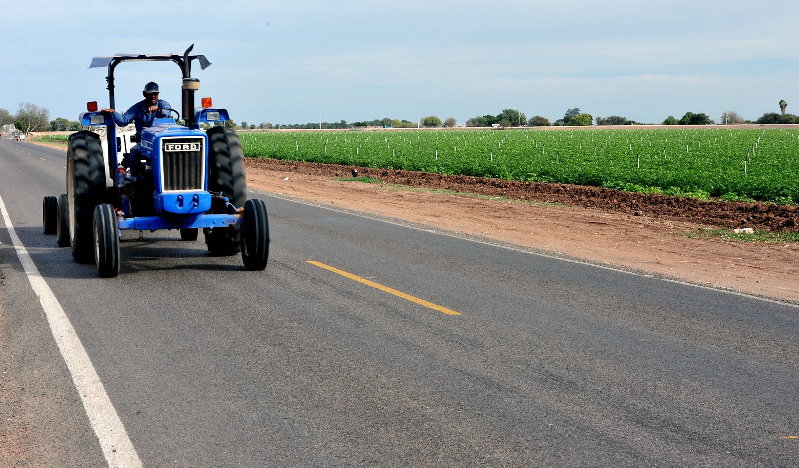 OFRECE APOYOS EL GOBIERNO PARA AGRICULTORES DEL SUR DEL ESTADO