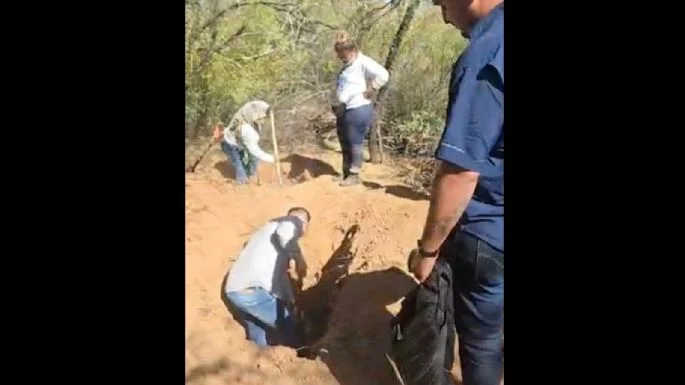 ENCUENTRA COLECTIVO DE BÚSQUEDA DE PERSONAS DESAPARECIDAS 26 FOSAS EN SONORA