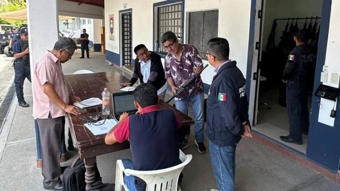 Catean comandancia y desarman a policías de Huatulco