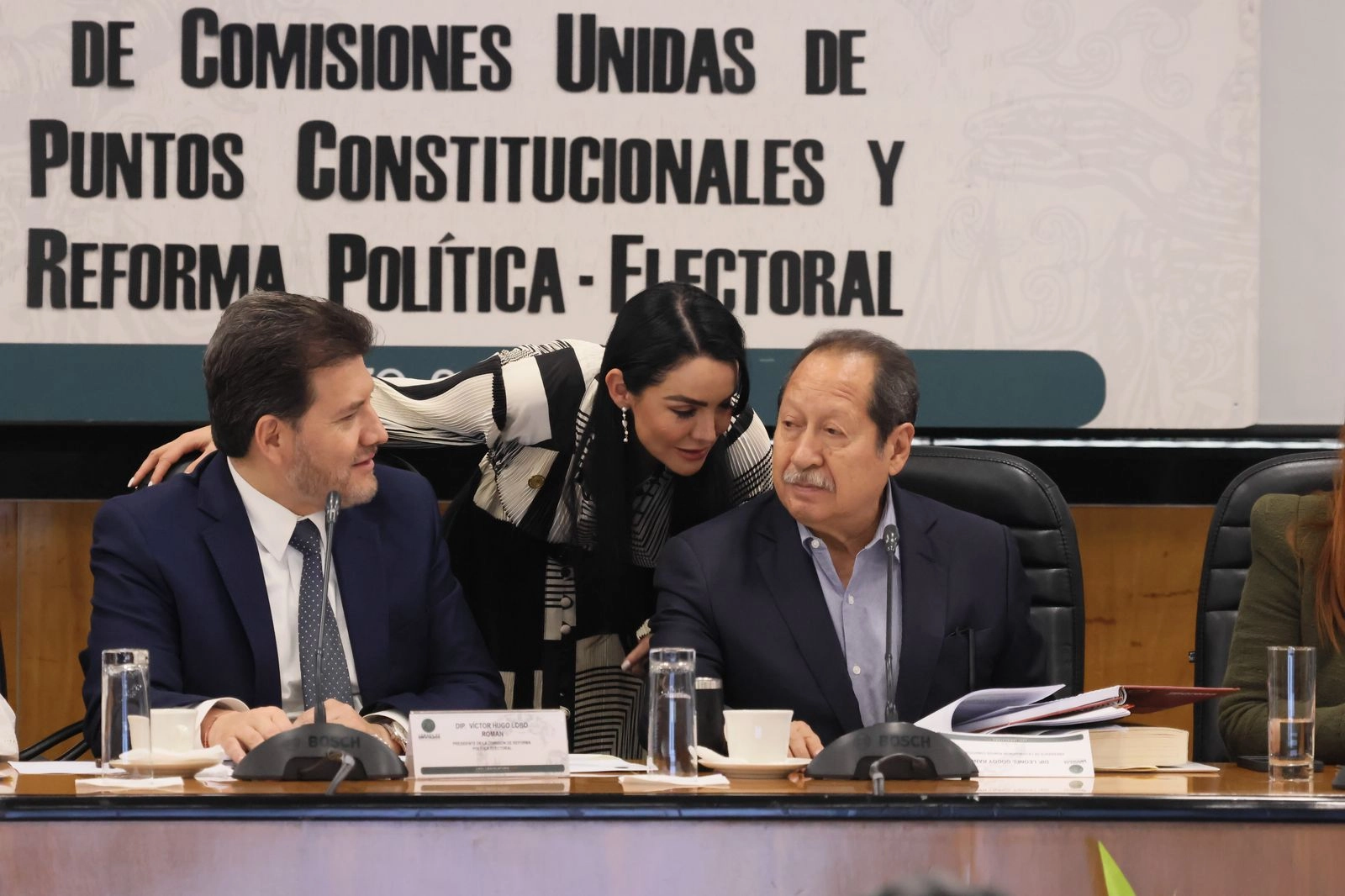 APRUEBAN DICTAMEN PARA PROHIBIR LA HERENCIA DE CARGOS POLÍTICOS; ENTRARÁ EN VIGOR HASTA 2030