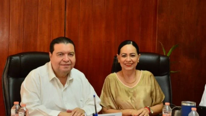 Llama secretaria de Educación a tener hijos y no “perrihijos”