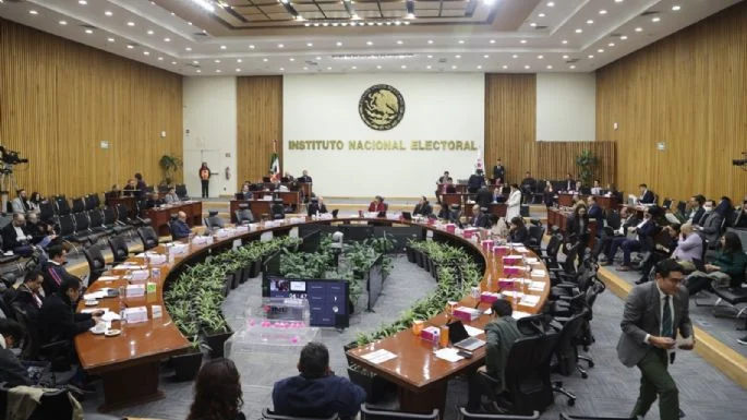ORDENA INE DETENER EL REPARTO DE “ACORDEONES” PARA INDUCIR AL VOTO EN ELECCIÓN JUDICIAL