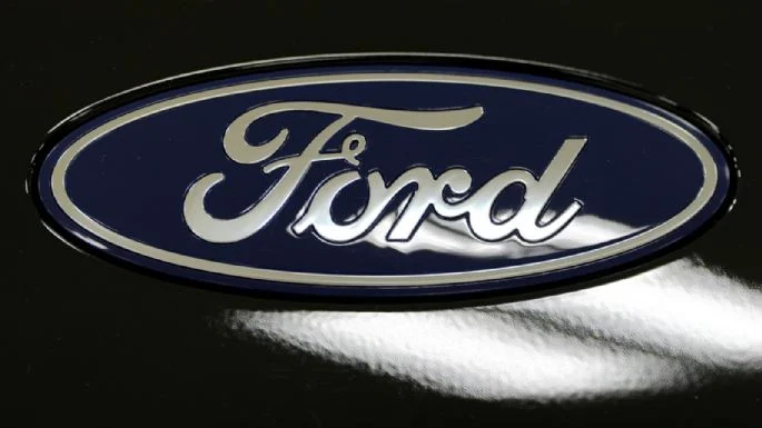 Retira Ford un millón de vehículos por problema de software