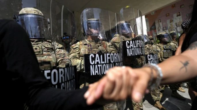 SUBEN DE TONO LAS PROTESTAS EN LOS ÁNGELES; TRUMP ENVÍA MAS ELEMENTOS DE LA GUARDIA NACIONAL