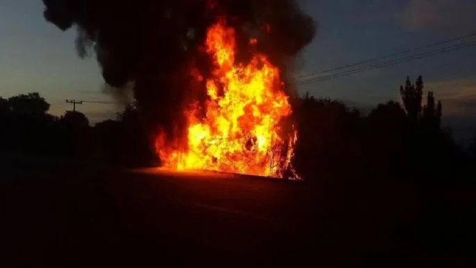 Deja un muerto y ocho heridos explosión de toma clandestina de combustible