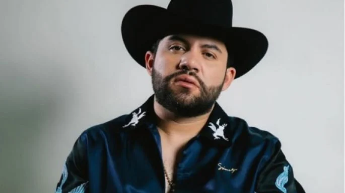 Genera polémica fotografía del cantante Luis R. Conríquez