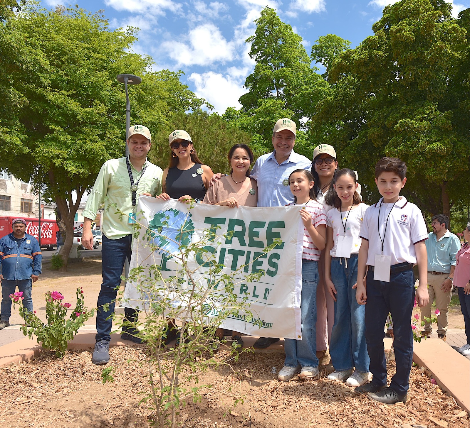 Recibe Hermosillo distinción por compromiso con reforestación