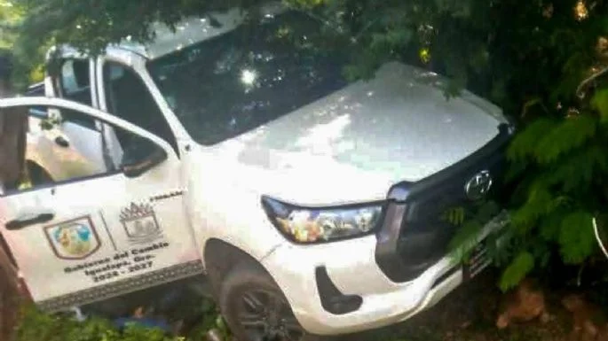 Asesina comando armado a cuatro escoltas de alcalde