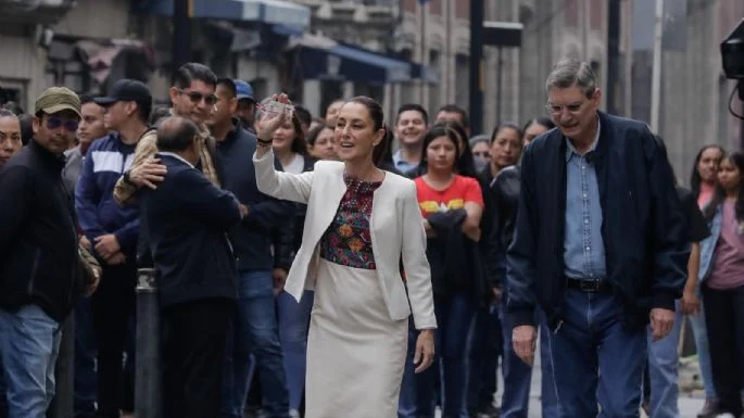 VOTA LA PRESIDENTA SHEINBAUM EN ELECCIÓN JUDICIAL; TARDA ONCE MINUTOS EN HACERLO