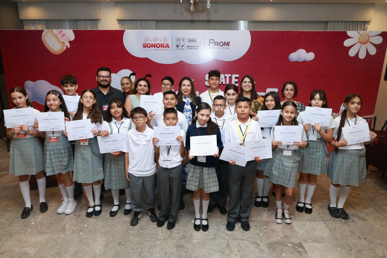 Reconocen a participantes del Concurso Spelling Bee 2025