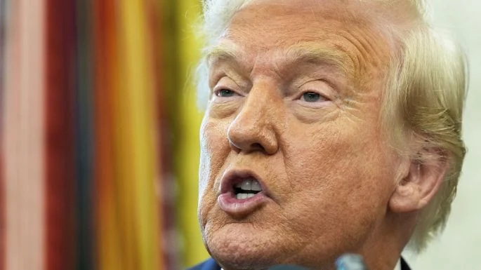 Amenaza Trump con multar a California por caso de atleta