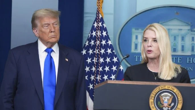 FIGURA TRUMP EN VARIOS ARCHIVOS DEL PEDÓFILO EPSTEIN: THE WALL STREET JOURNAL