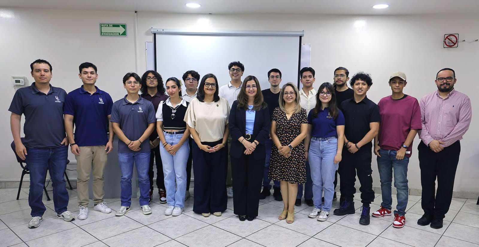 COMPARTEN EXPERIENCIAS JÓVENES BUHOS SOBRE MOVILIDAD ESTUDIANTIL EN TAIWÁN