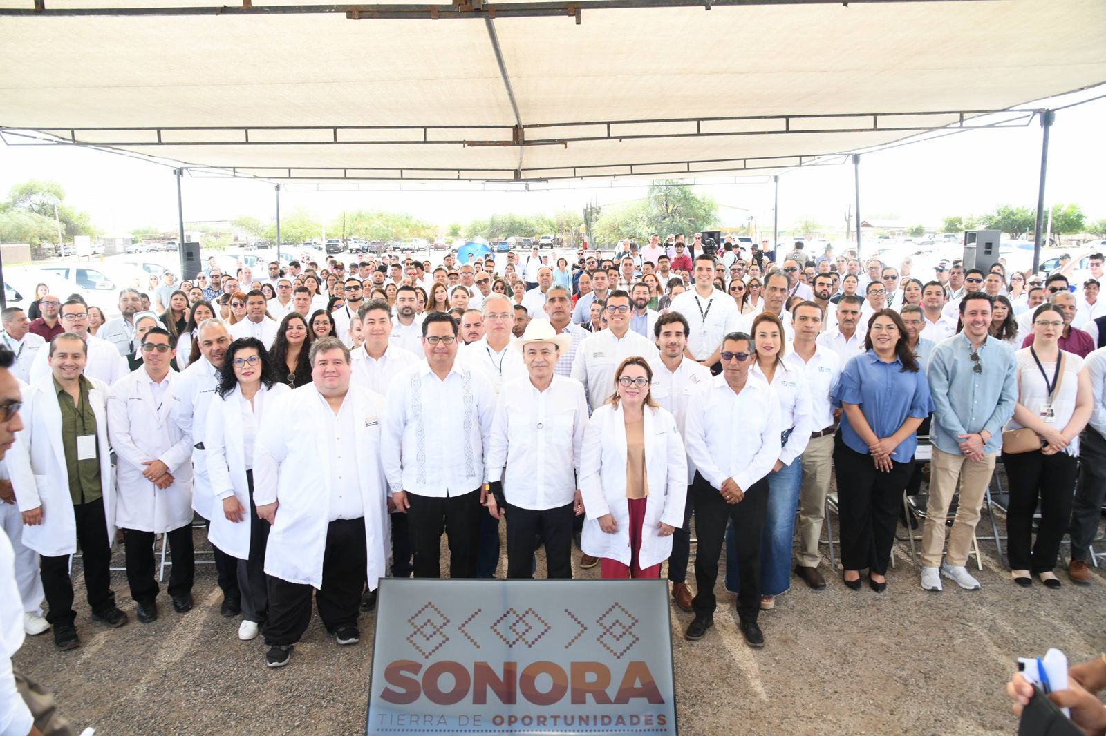 ENTREGA GOBERNADOR DURAZO 231 VEHÍCULOS PARA FORTALECIMIENTO OPERATIVO DEL IMSS-BIENESTAR