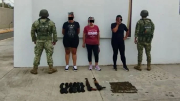 Detienen con armamento a tres mujeres en Sinaloa; son parientes de elementos de la GN