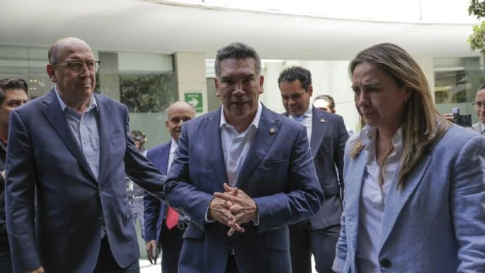Acude “Alito” a reunión convocada por Fernández Noroña