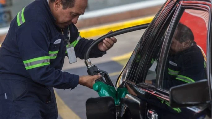 RENUEVAN CONVENIO GOBIERNO Y GASOLINEROS PARA ESTABILIZAR PRECIO DEL COMBUSTIBLE