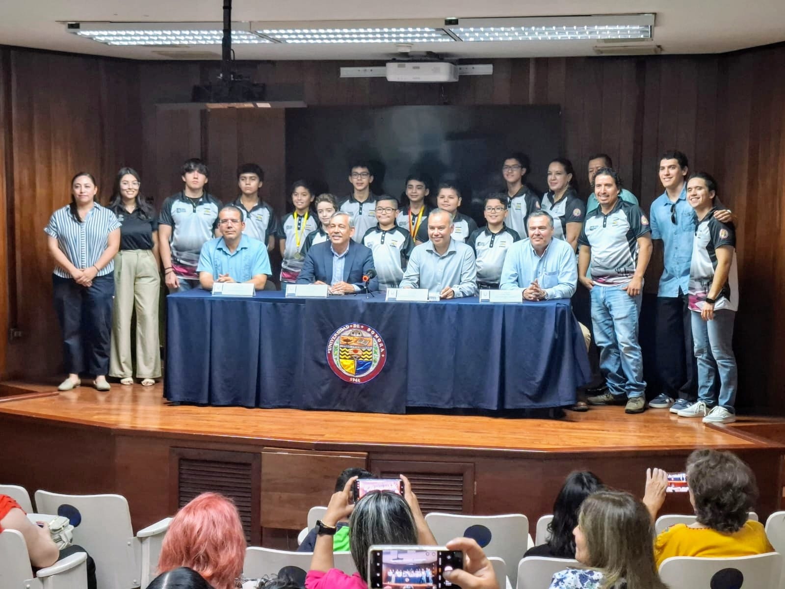 ACUDEN ESTUDIANTES SONORENSES A OLIMPIADA MEXICANA DE MATEMÁTICAS PARA EDUCACIÓN BÁSICA