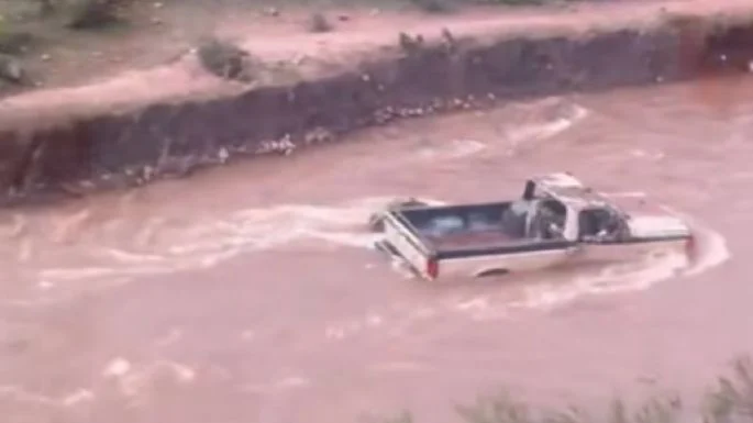 Mueren dos mujeres al intentar cruzar un río “crecido”