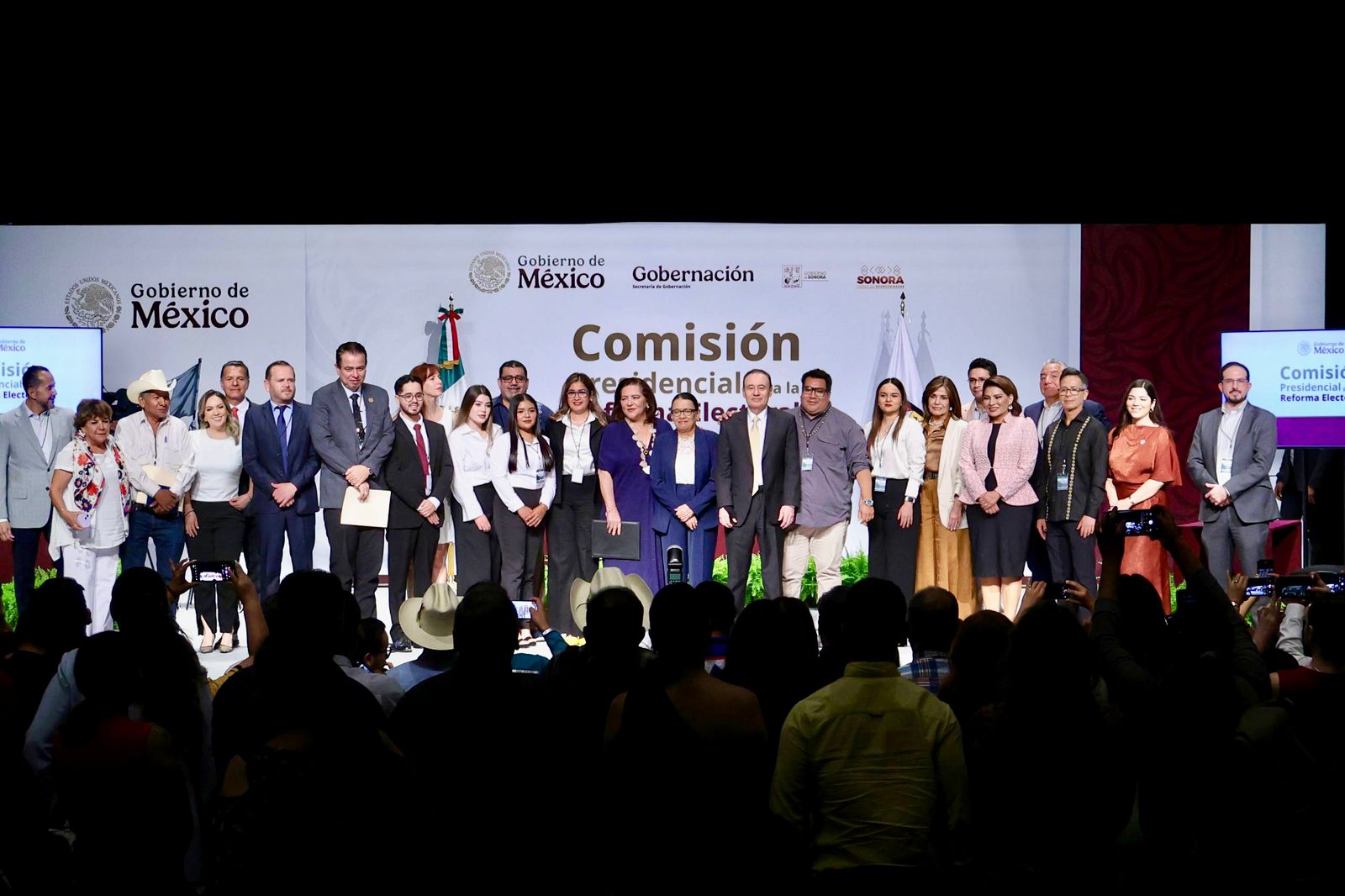 ENCABEZAN SECRETARIA RODRÍGUEZ Y GOBERNADOR DURAZO REUNIÓN RUMBO A LA REFORMA ELECTORAL