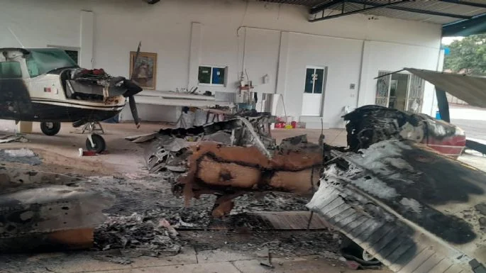 Incendian avioneta presuntamente por órdenes de la “maña”