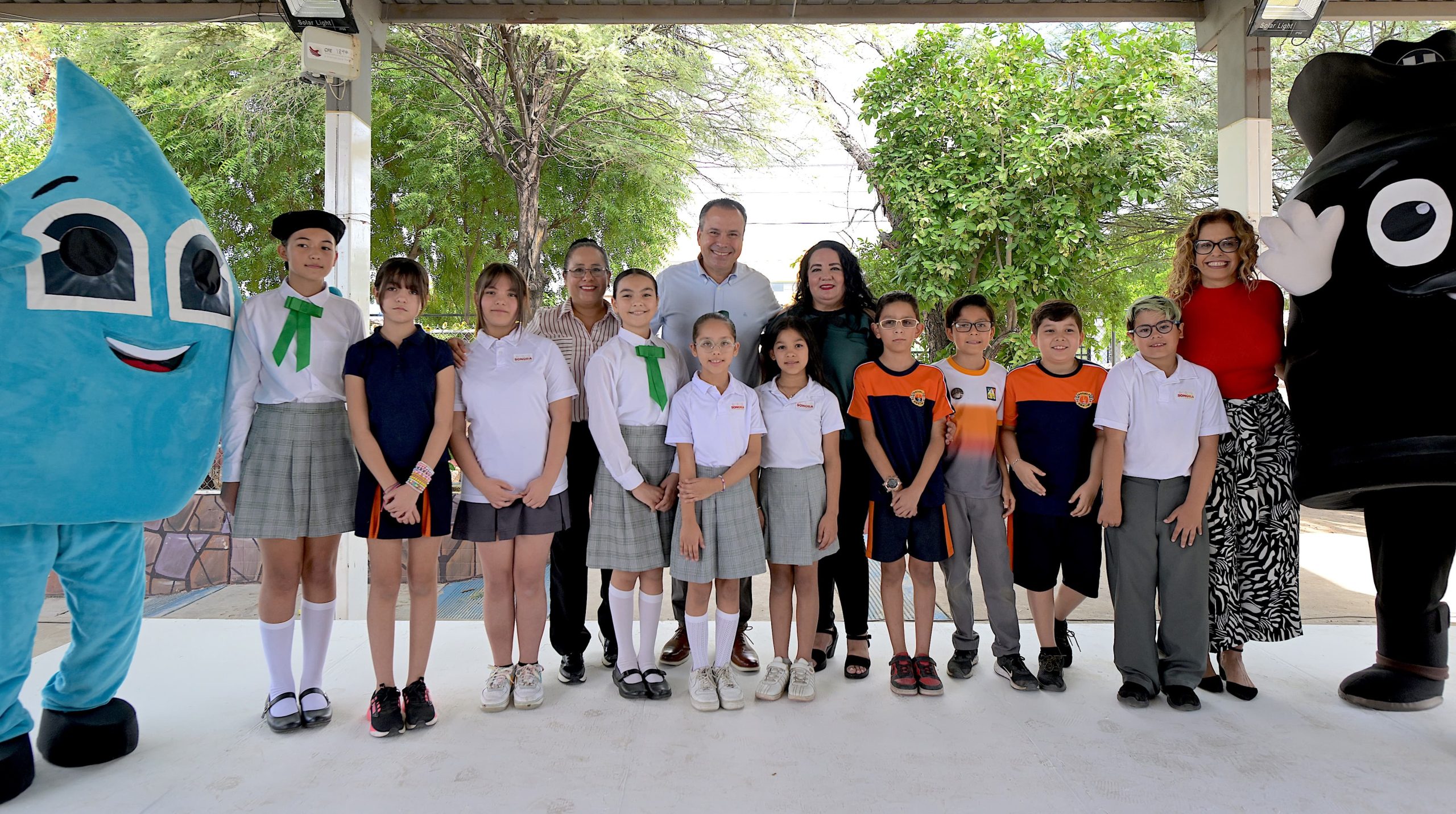 ENTREGA TOÑO ASTIAZARÁN PRIMER DISTINTIVO “CUIDA” A NIÑOS DE LA ESCUELA CLUB DE LEONES NO. 2