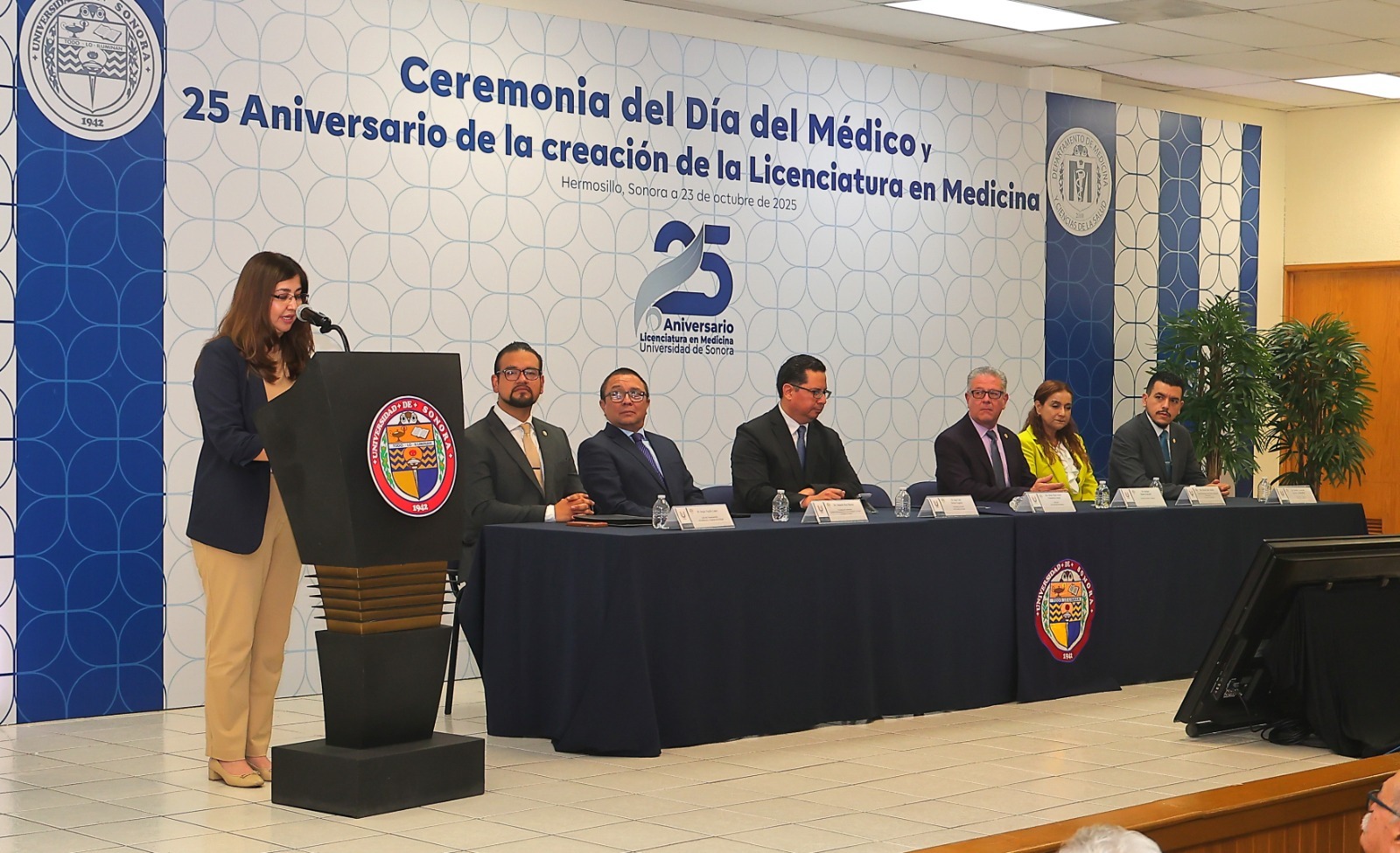 Celebran 25 años de la escuela de Medicina de la UniSon
