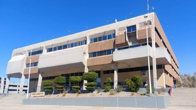 Pide dinero gobierno de BC en apoyo a damnificados, y le tunden
