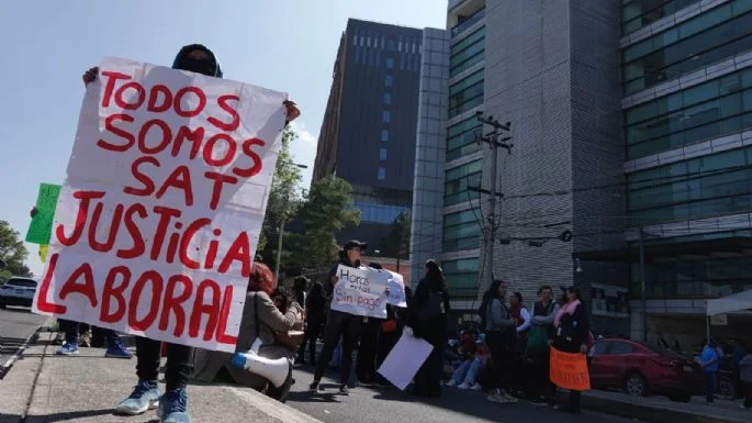 CONTINÚA PARO NACIONAL DE LABORES DE TRABAJADORES DEL SAT; DEMANDAN MEJORA SALARIAL
