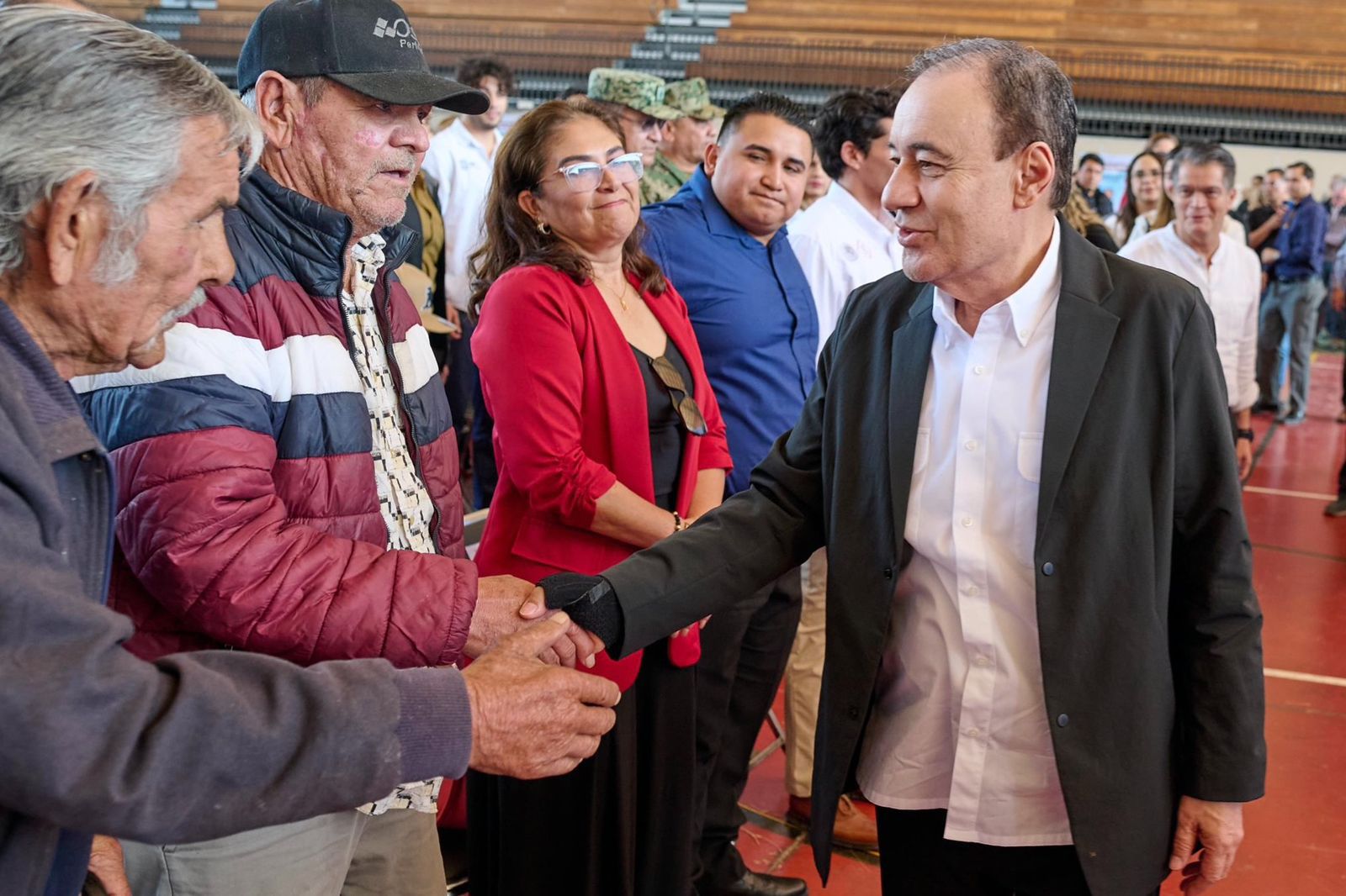Arranca macrocentro de vacunación en Hermosillo