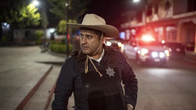 DETIENEN A SEIS ESCOLTAS DEL ALCALDE MANZO, ASESINADO EN URUAPAN